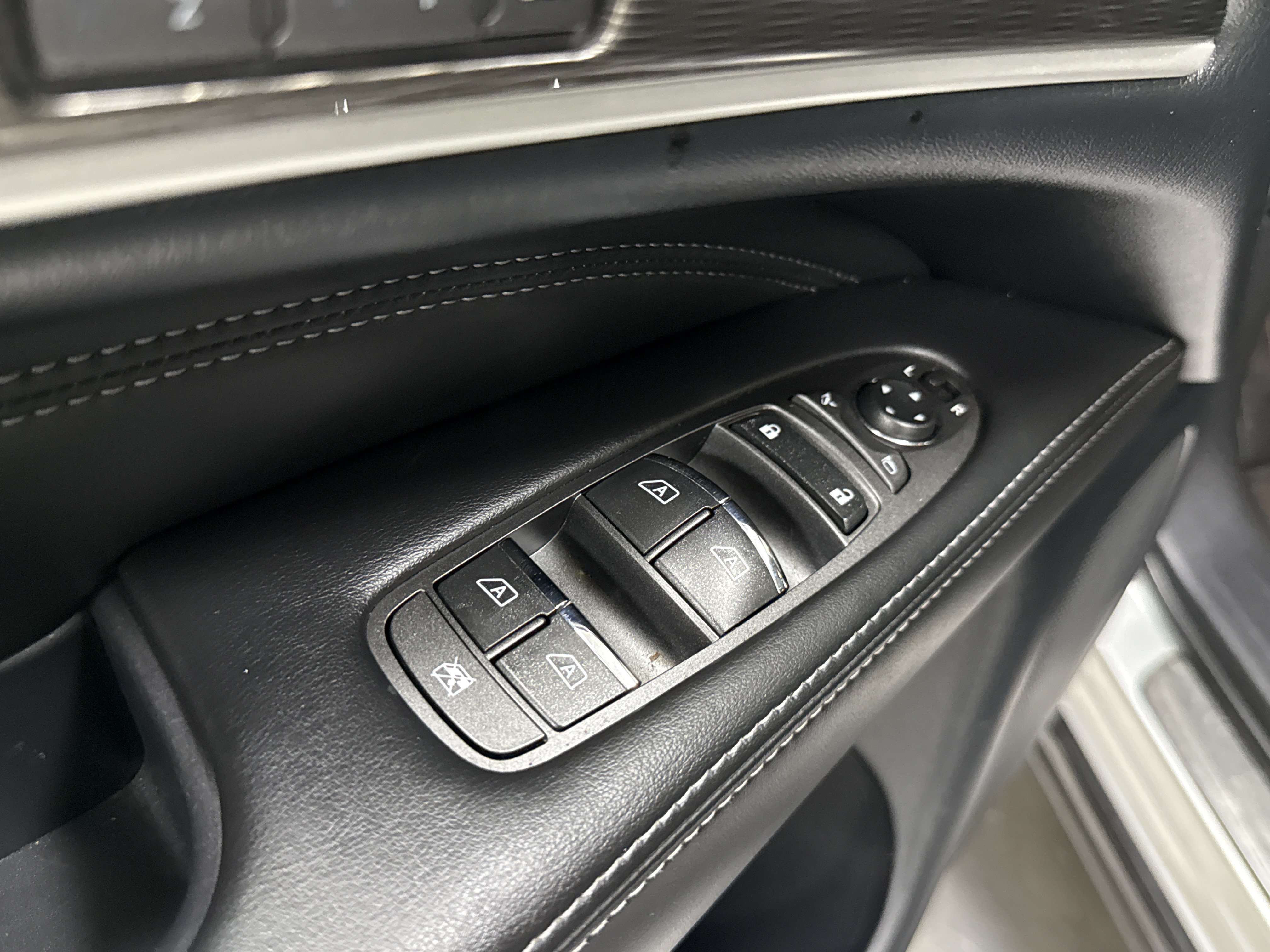 Used 2019 INFINITI QX60 Luxe w/ Essential Package FWD image 11