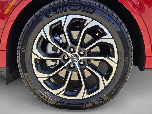 Used 2025 Lincoln Nautilus Reserve image 9