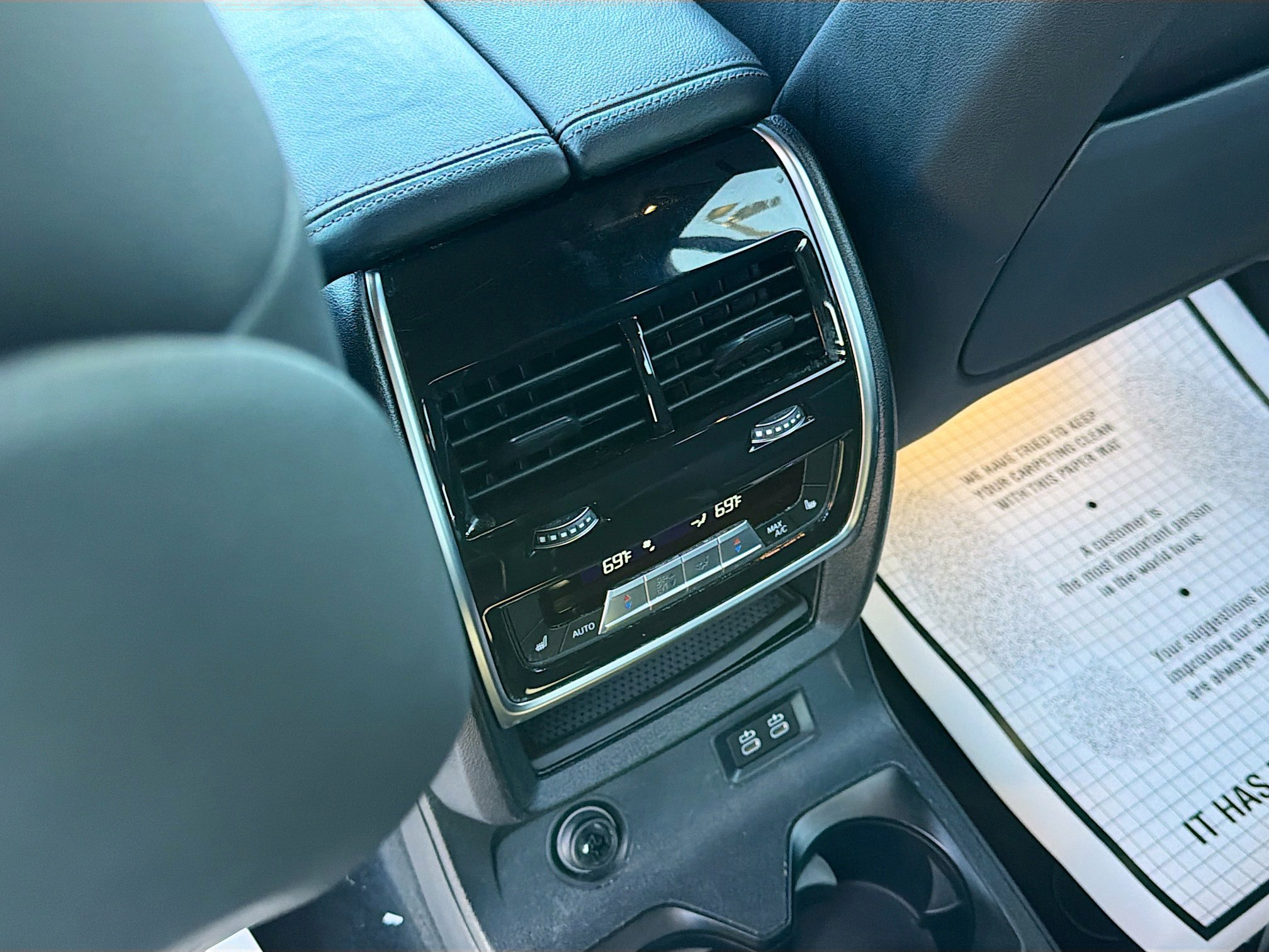 Used 2022 BMW X7 xDrive40i w/ M Sport Package image 21