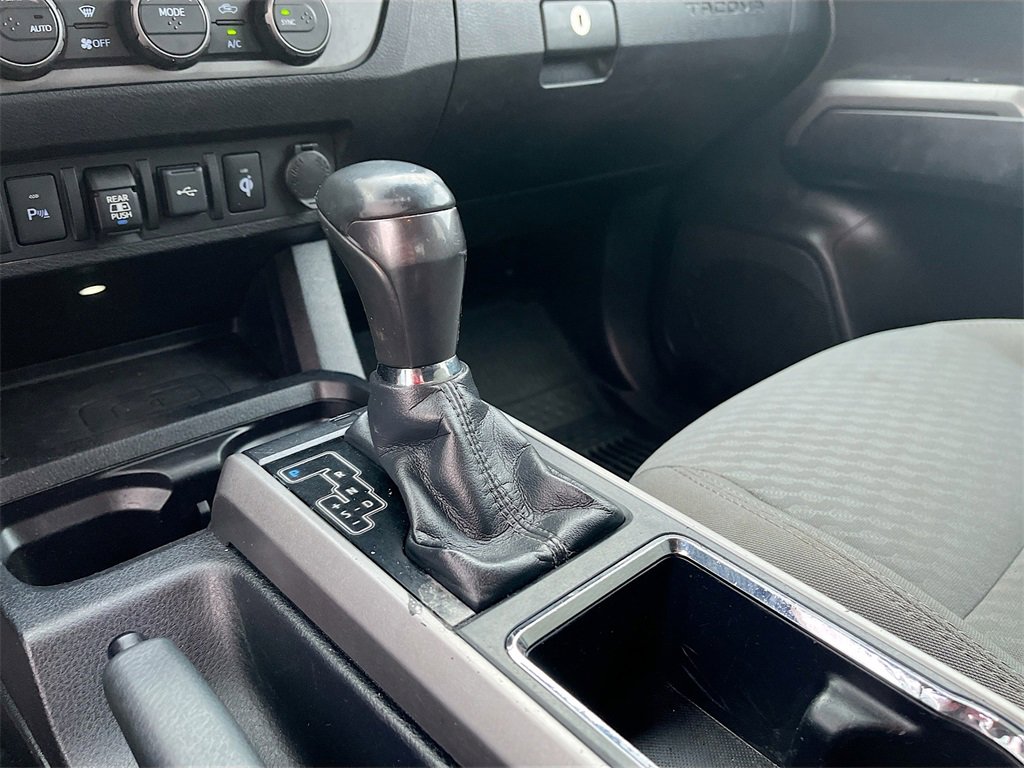 Used 2021 Toyota Tacoma TRD Off-Road image 16