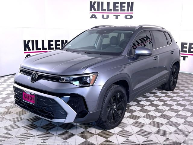 Used 2025 Volkswagen Taos SE image 3