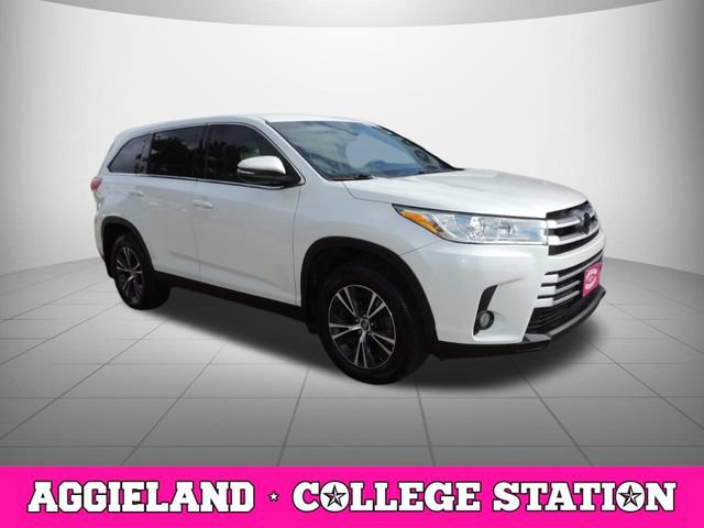 Used 2019 Toyota Highlander Plus FWD image 3