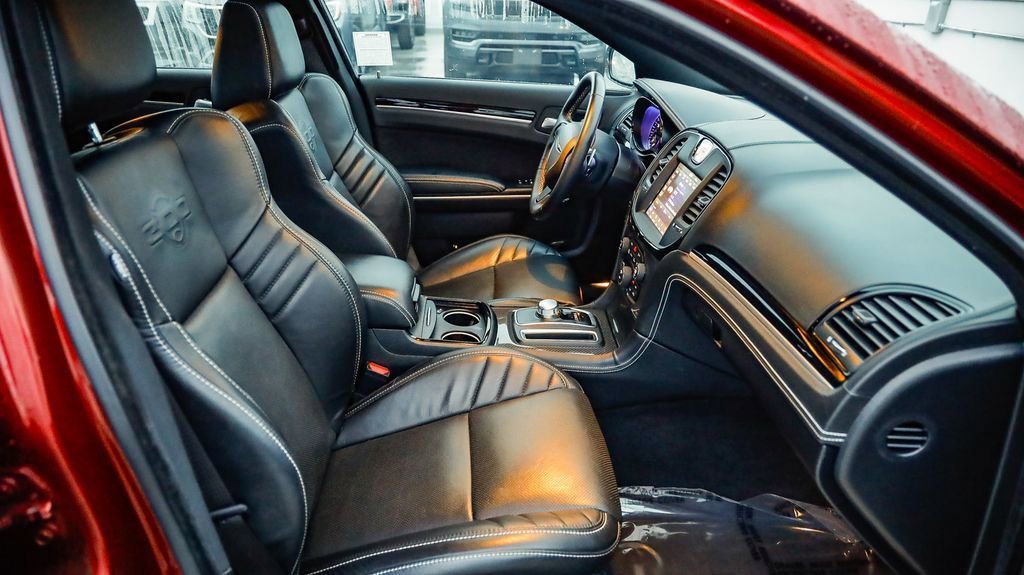 Used 2023 Chrysler 300 C image 18
