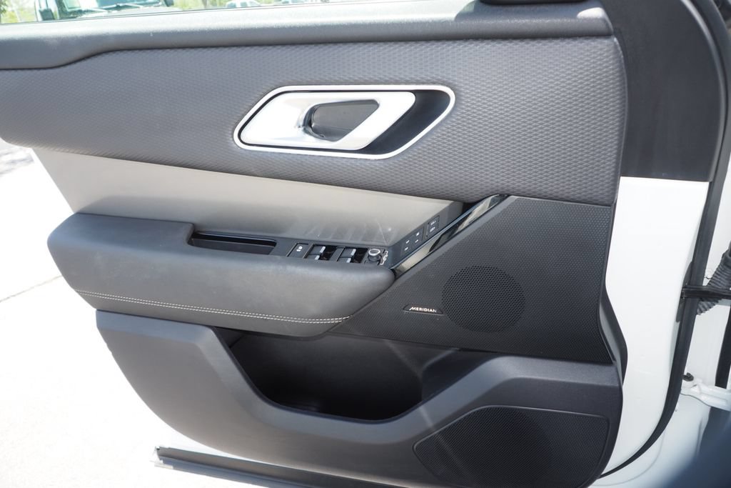 Used 2022 Land Rover Range Rover Velar S AWD/4WD image 14