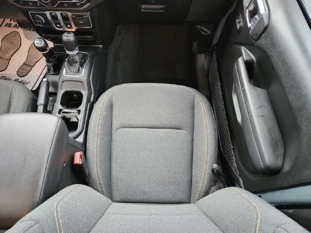 Used 2025 Jeep Wrangler Sport AWD/4WD image 15
