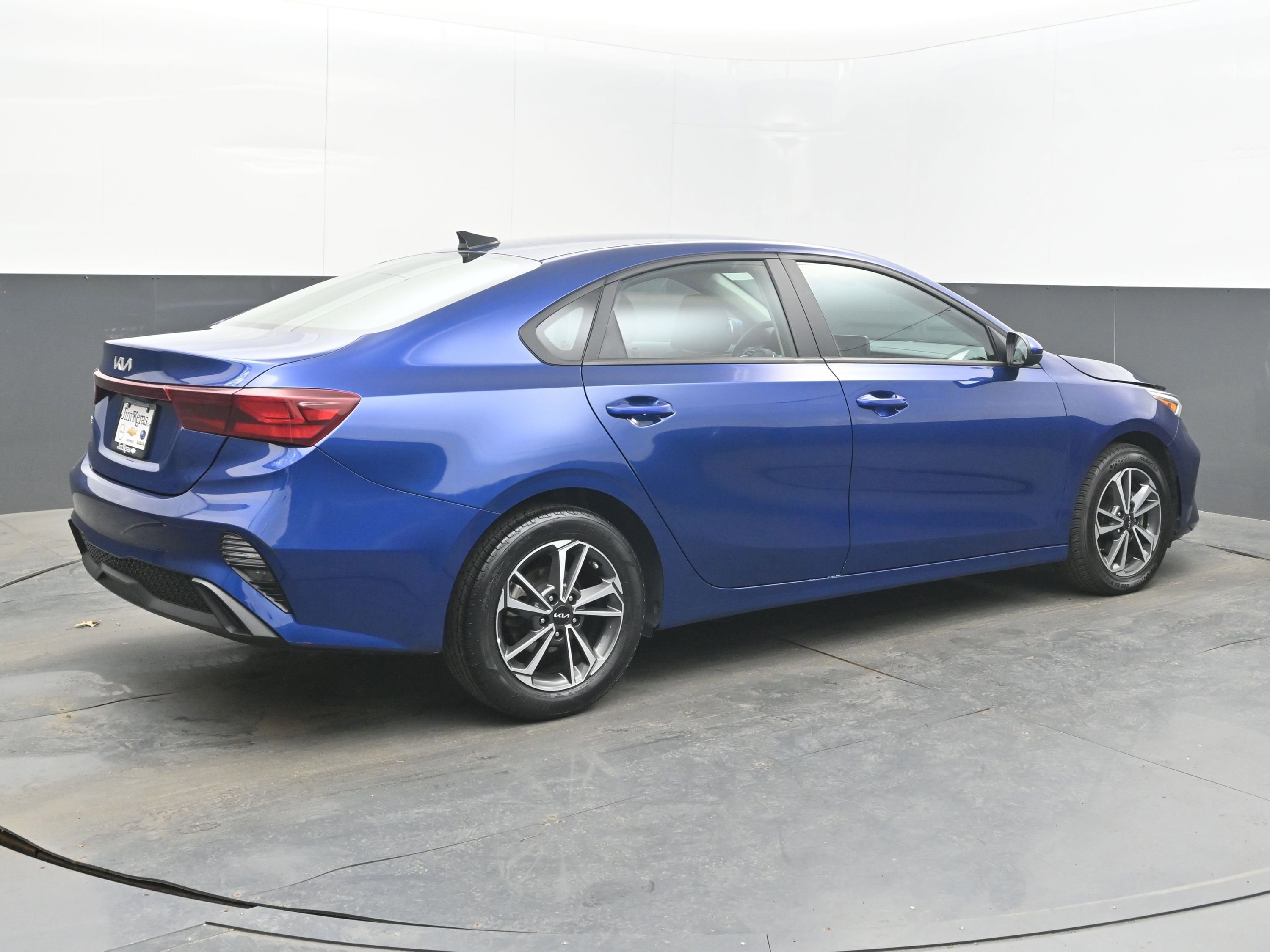 Used 2023 Kia Forte LXS image 9