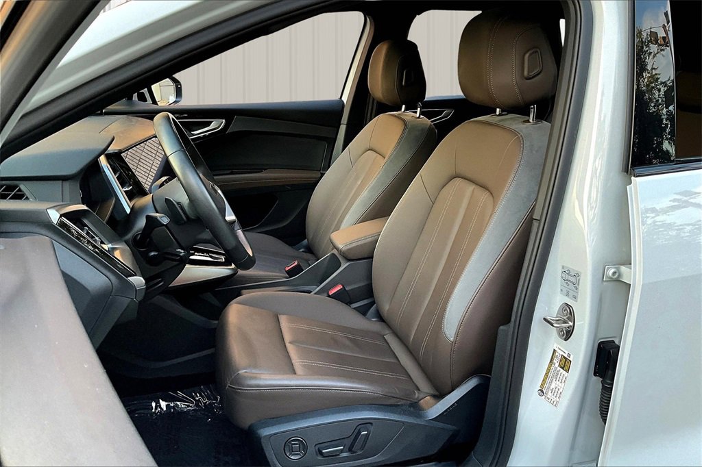 Used 2024 Audi Q4 e-tron Premium Plus image 21