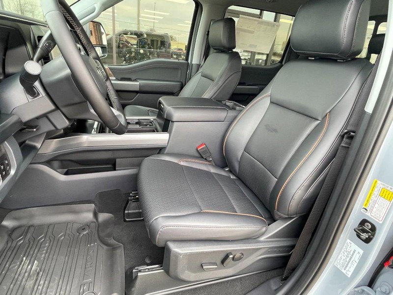 New 2026 Ford F250 Lariat w/ Black Appearance Package image 23