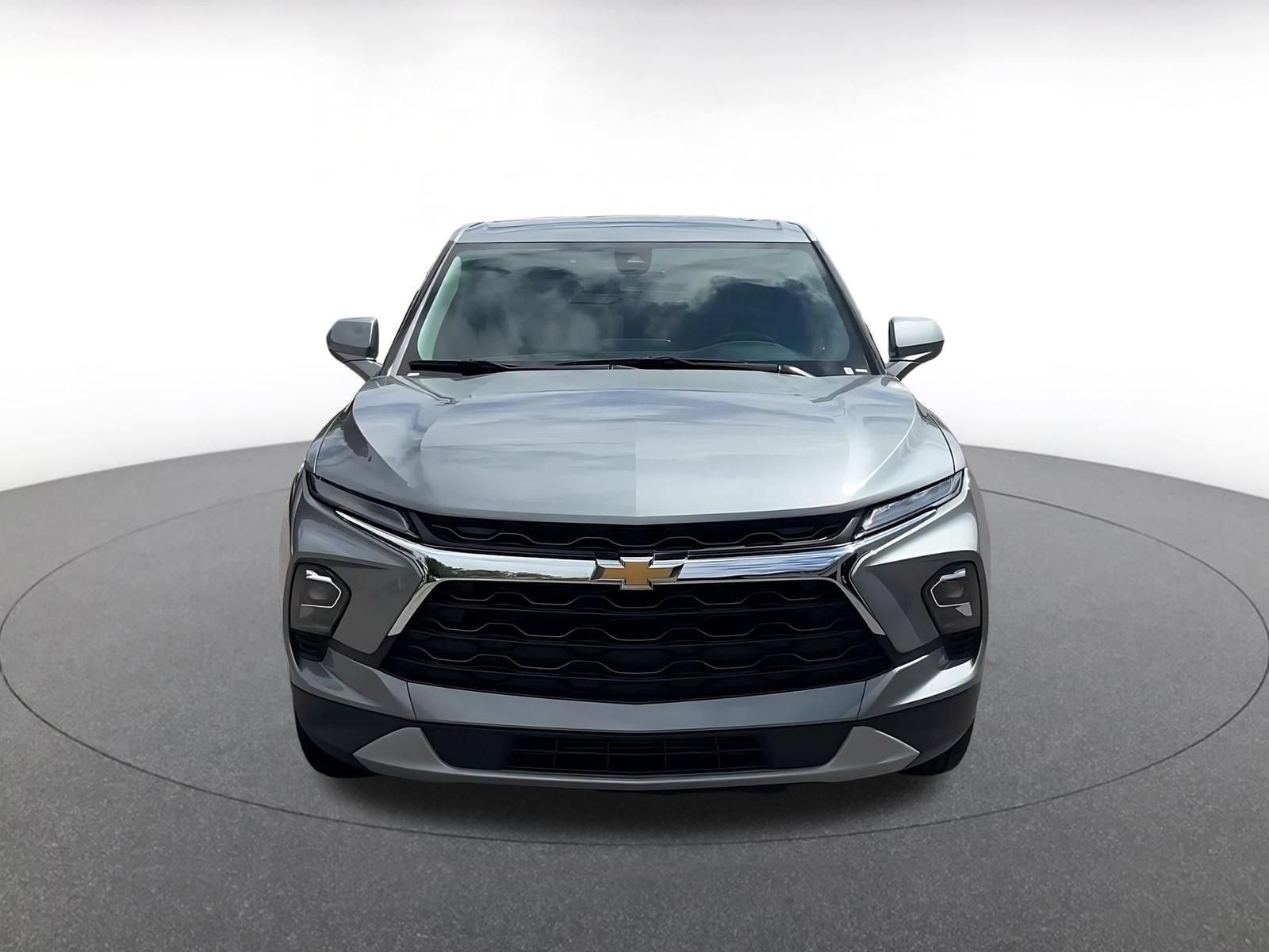 Used 2026 Chevrolet Blazer LT FWD image 3