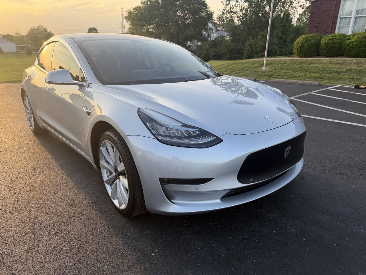 Used 2018 Tesla Model 3 Long Range RWD image 9