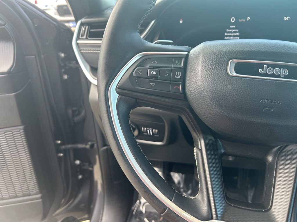 Used 2024 Jeep Grand Cherokee L Laredo image 15