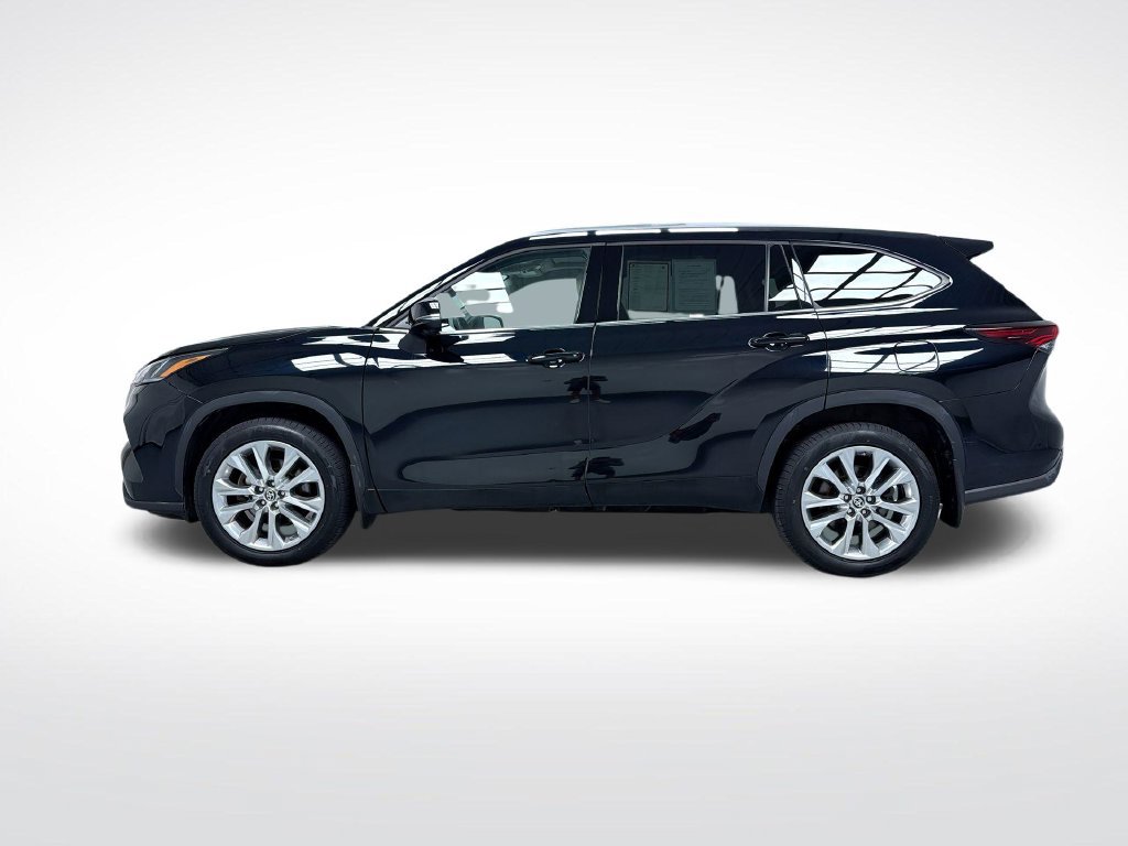 Certified 2024 Toyota Highlander Limited AWD/4WD image 9