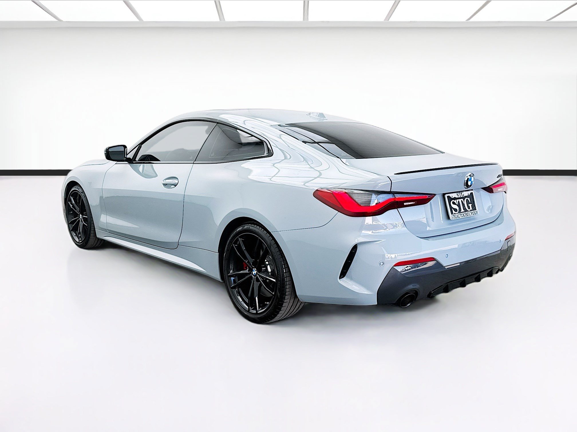 Used 2024 BMW 430i Coupe w/ M Sport Package RWD image 6