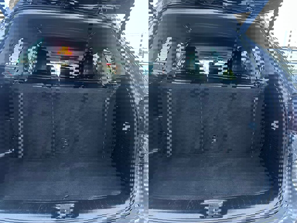 Used 2019 Toyota Highlander XLE image 37