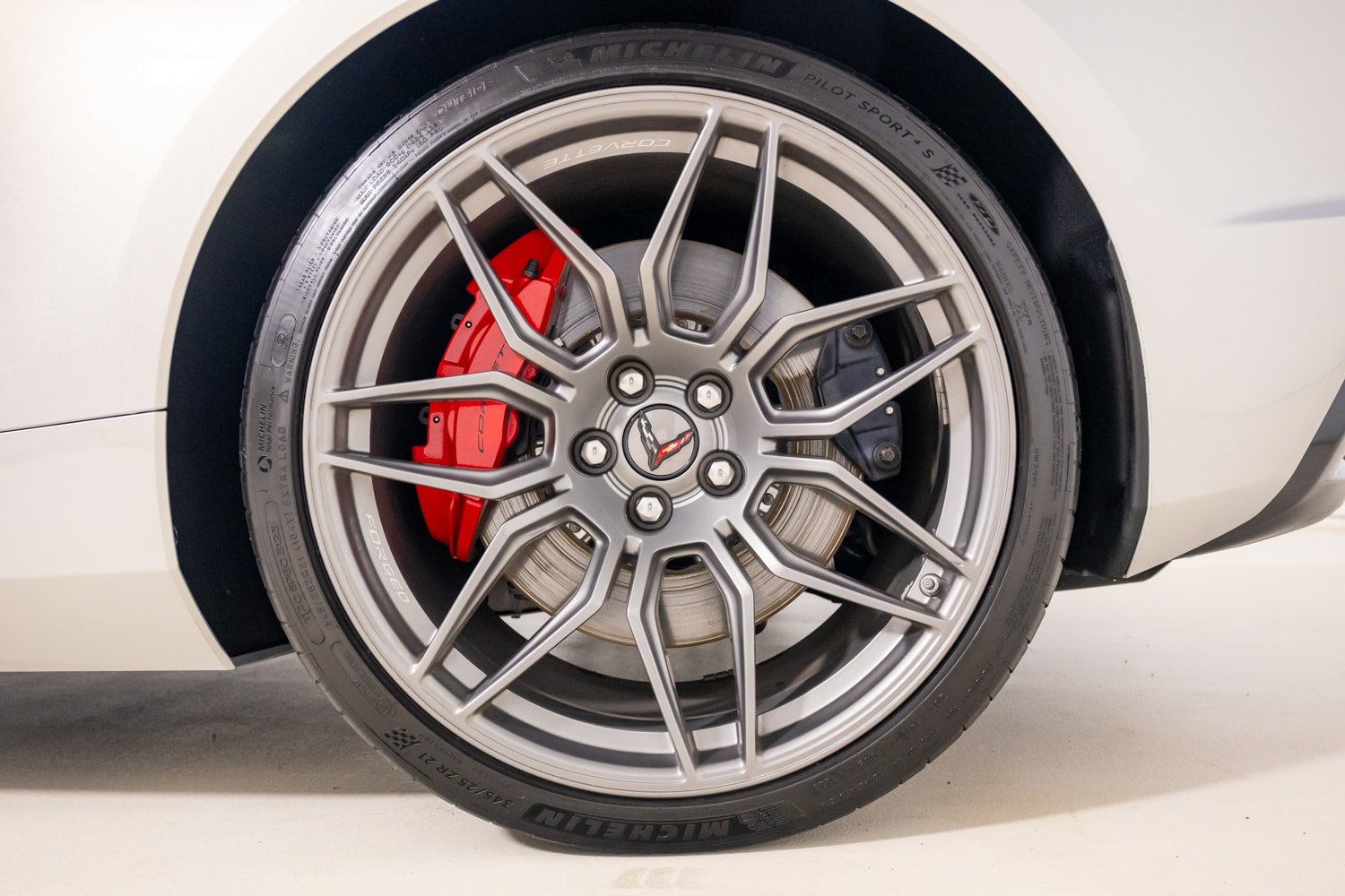 Used 2024 Chevrolet Corvette Z06 RWD image 13