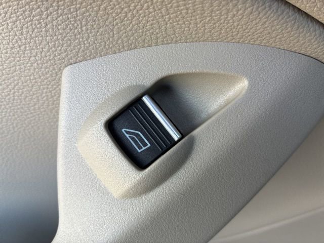 Used 2017 Ford C-MAX Energi SE w/ Equipment Group 402A image 20