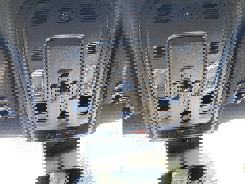 New 2025 Chevrolet Suburban Premier image 15