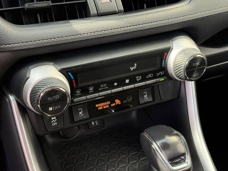 Used 2019 Toyota RAV4 XLE w/ Convenience Package image 27