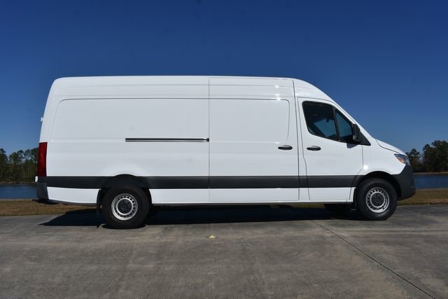 Used 2019 Freightliner Sprinter 170 image 3