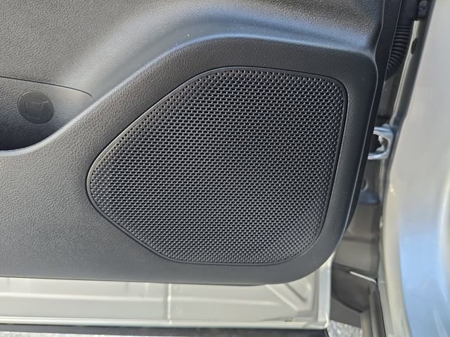 Used 2023 Nissan Rogue SV image 17