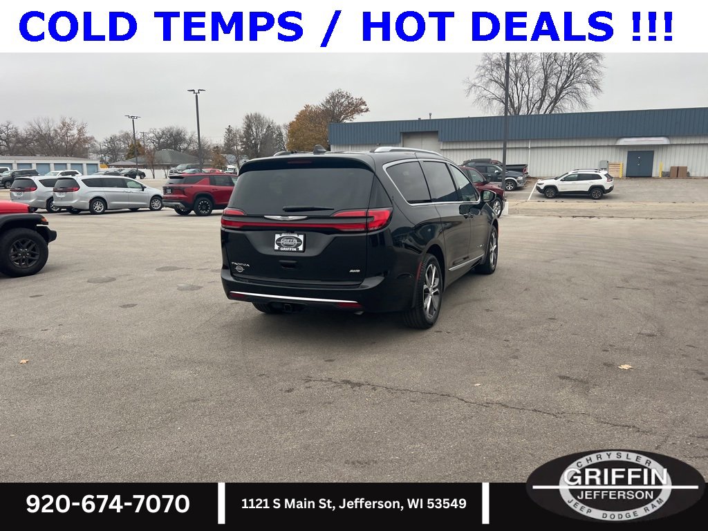 New 2026 Chrysler Pacifica Pinnacle w/ Trailer Tow Group image 10