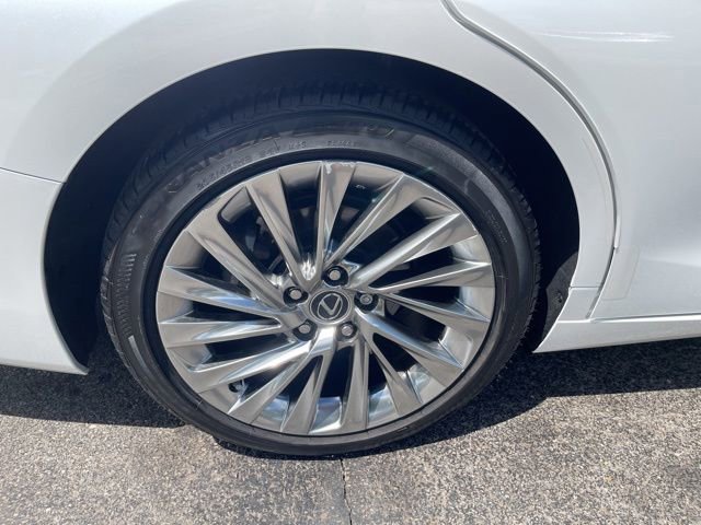 Used 2023 Lexus ES 300h Ultra Luxury w/ Accessory Package (Z1) FWD image 58