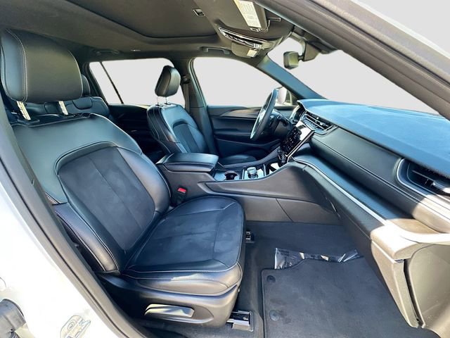 Used 2024 Jeep Grand Cherokee L Altitude image 29