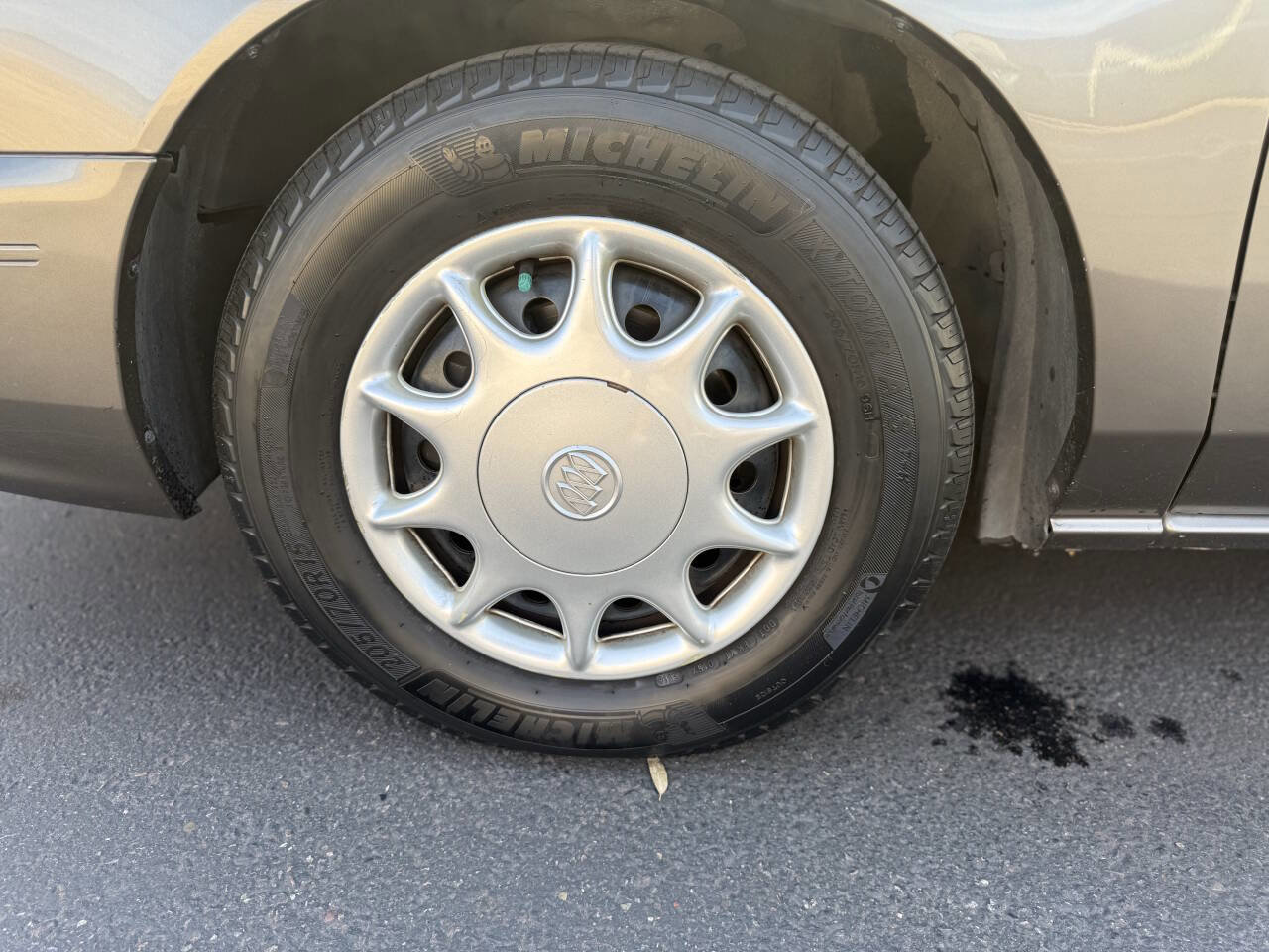 Used 2004 Buick Century Custom image 8