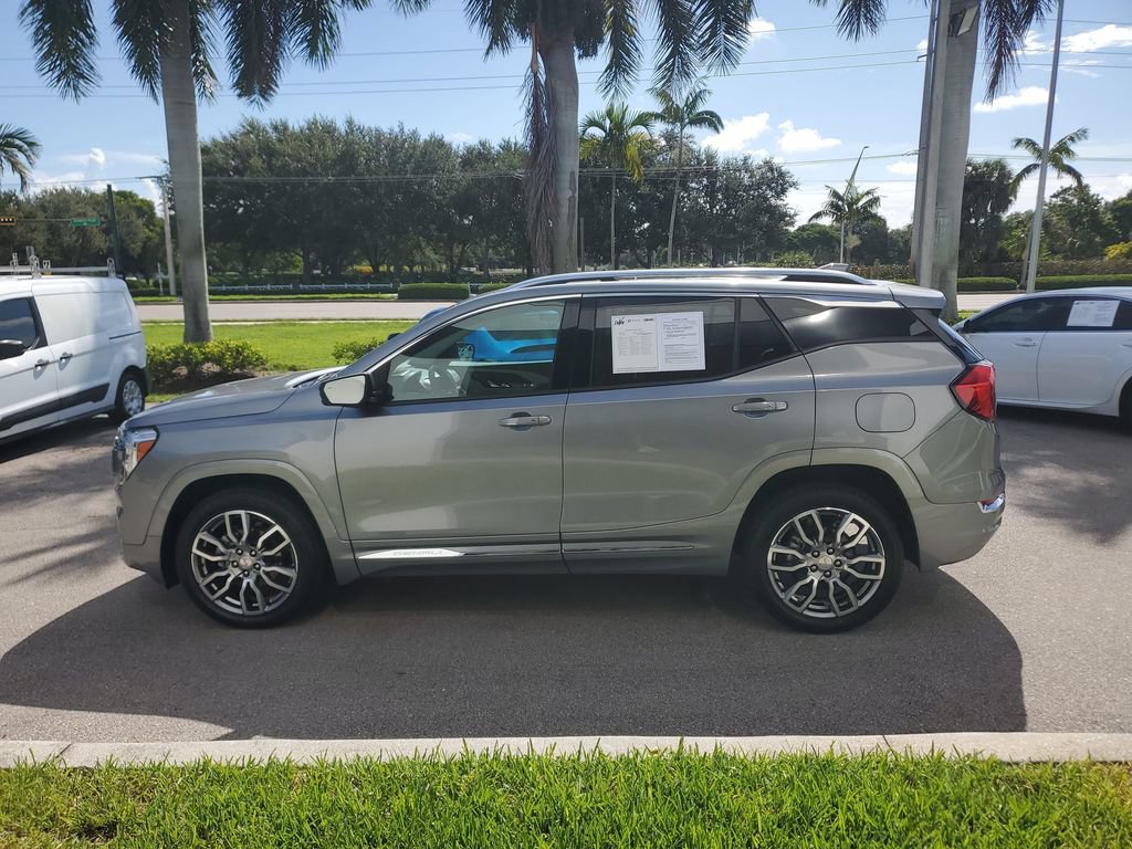 Used 2023 GMC Terrain Denali AWD/4WD image 2