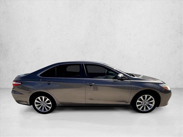 Used 2017 Toyota Camry XLE FWD image 3