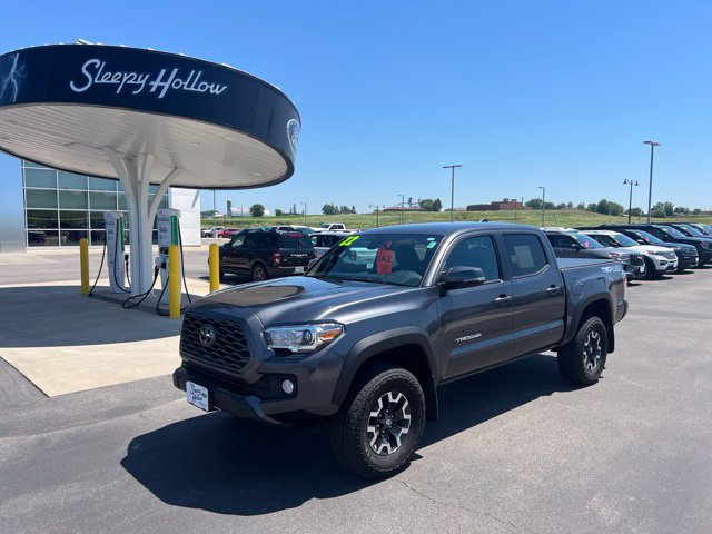Used 2022 Toyota Tacoma TRD Off-Road w/ Technology Package AWD/4WD image 1
