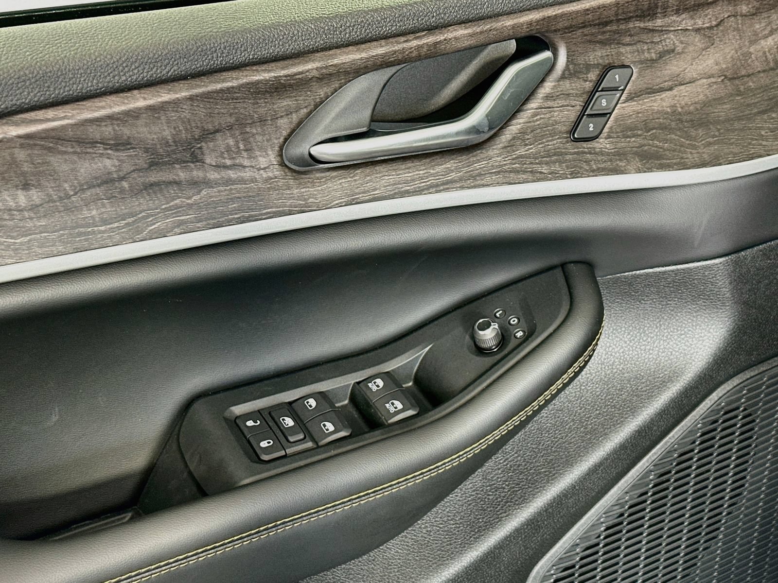 New 2026 Jeep Grand Cherokee L Limited AWD/4WD image 17