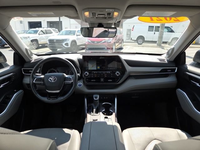Used 2021 Toyota Highlander Limited AWD/4WD image 24