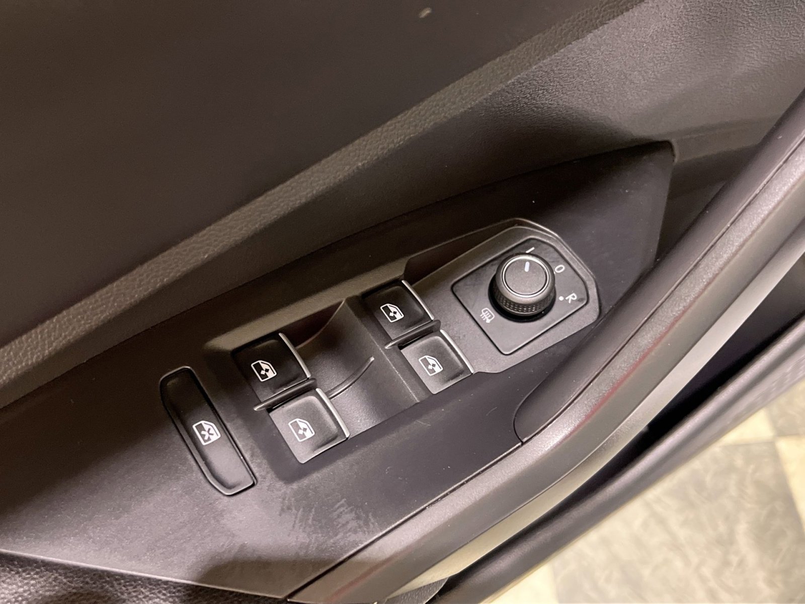 Used 2022 Volkswagen Jetta S image 29