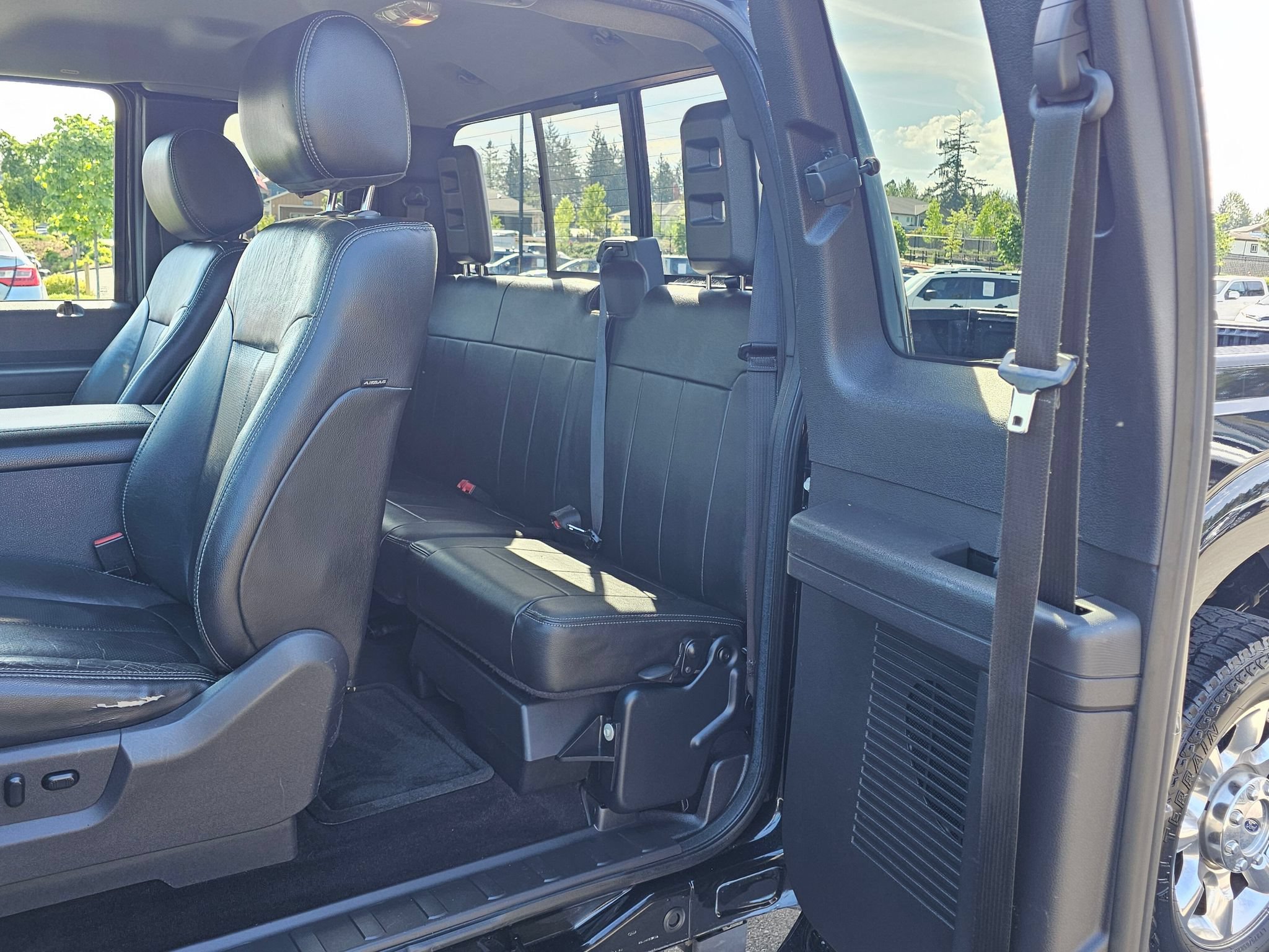 Used 2015 Ford F250 Lariat w/ Lariat Interior Package AWD/4WD image 30