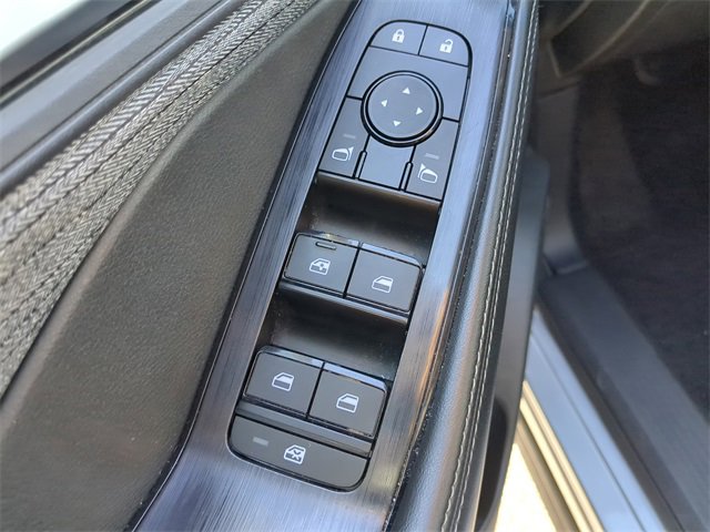 Used 2023 Nissan Rogue SV image 20