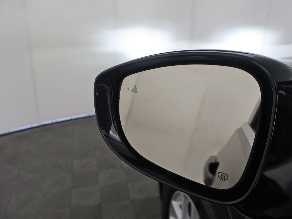 Used 2020 Chrysler Pacifica Touring-L image 32