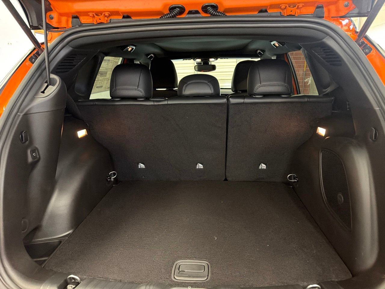 New 2026 Jeep Compass Trailhawk w/ Sun, Sound & Navigation Group AWD/4WD image 15