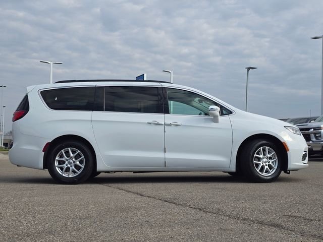 Used 2022 Chrysler Pacifica Touring-L image 27