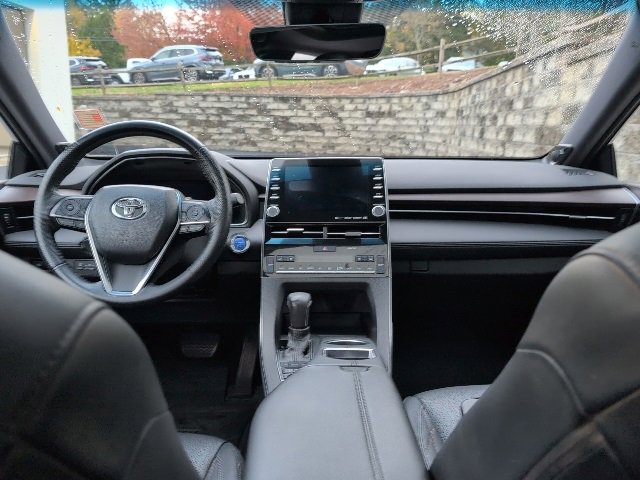 Used 2022 Toyota Avalon Limited image 28