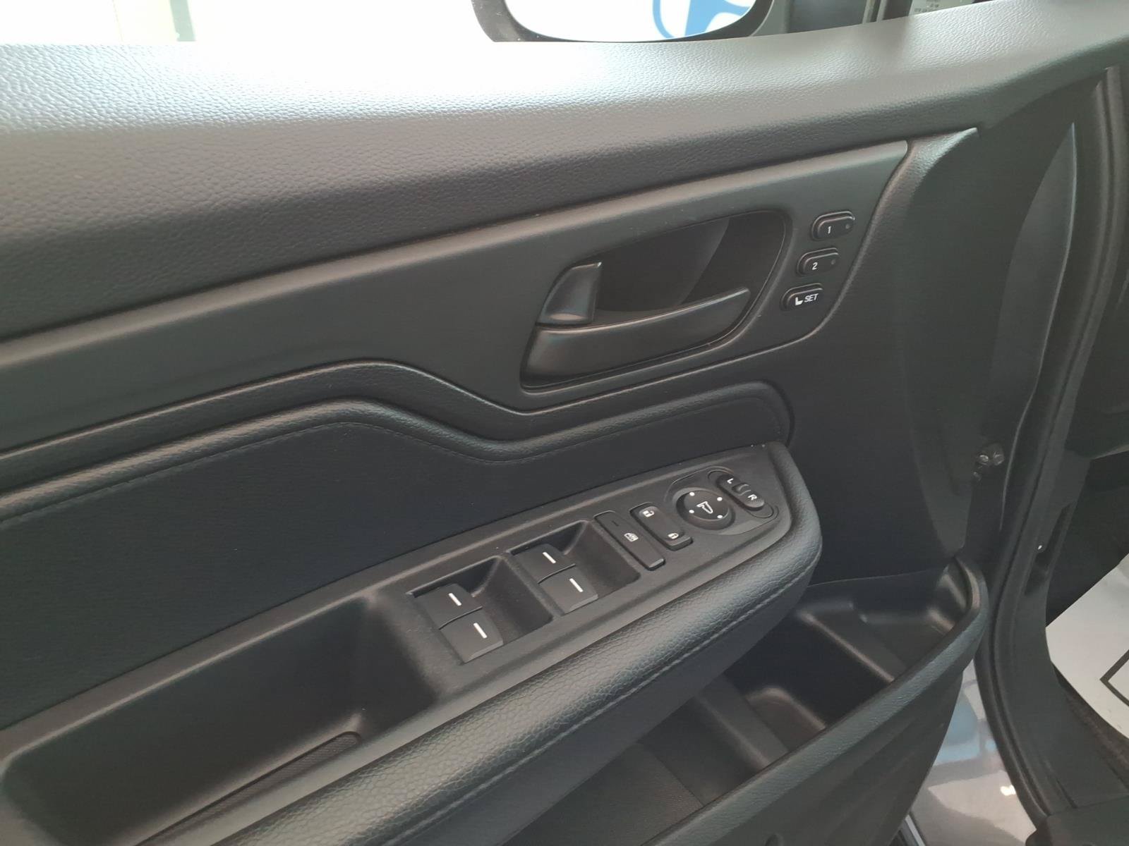 Certified 2025 Honda Odyssey EX-L image 12