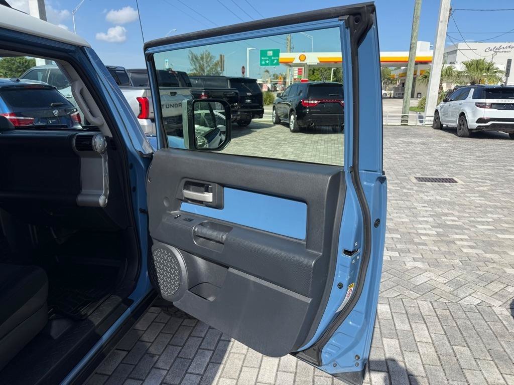 Used 2012 Toyota FJ Cruiser 4WD image 18