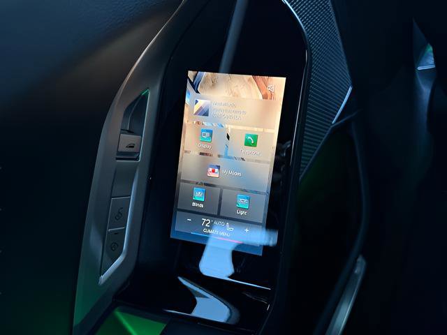 Used 2024 BMW 760i xDrive w/ Premium Package 2 image 28