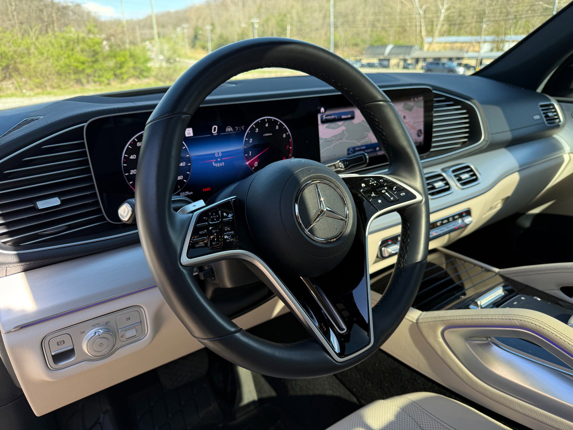Used 2025 Mercedes-Benz GLS 450 4MATIC image 9