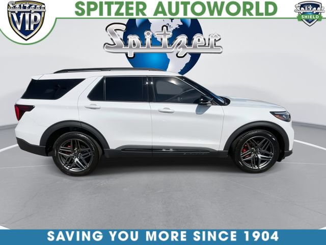 Used 2025 Ford Explorer ST w/ Sun And Sound Package AWD/4WD image 2