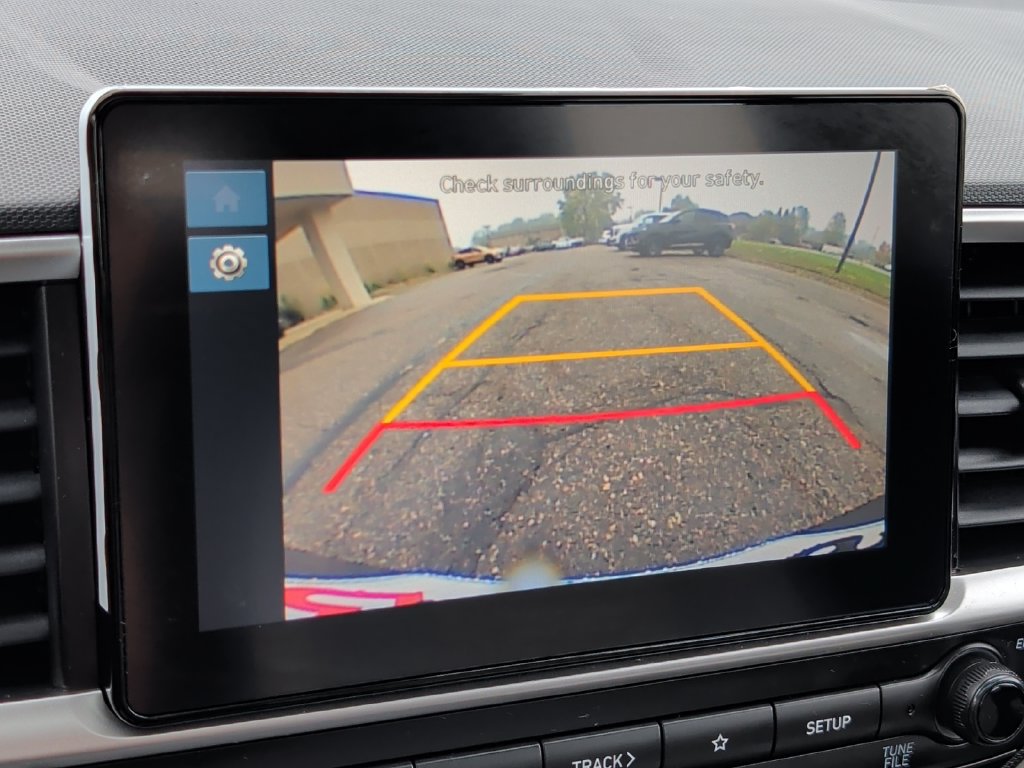 Used 2025 Hyundai Venue SEL FWD image 22