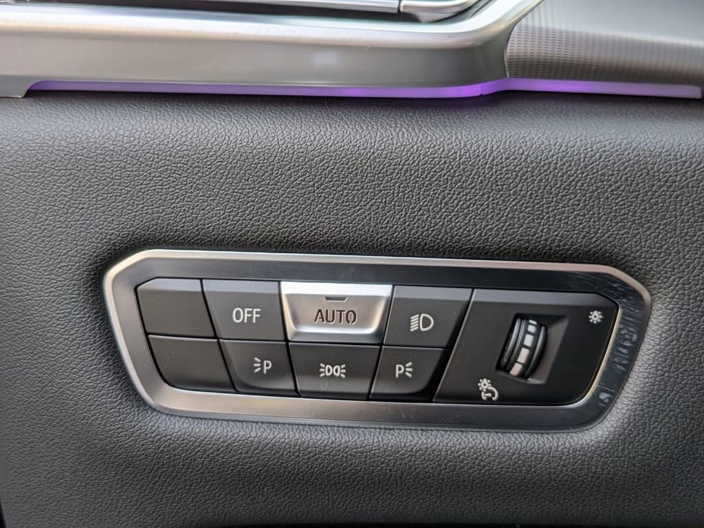 Used 2023 BMW X6 xDrive40i w/ M Sport Package image 29