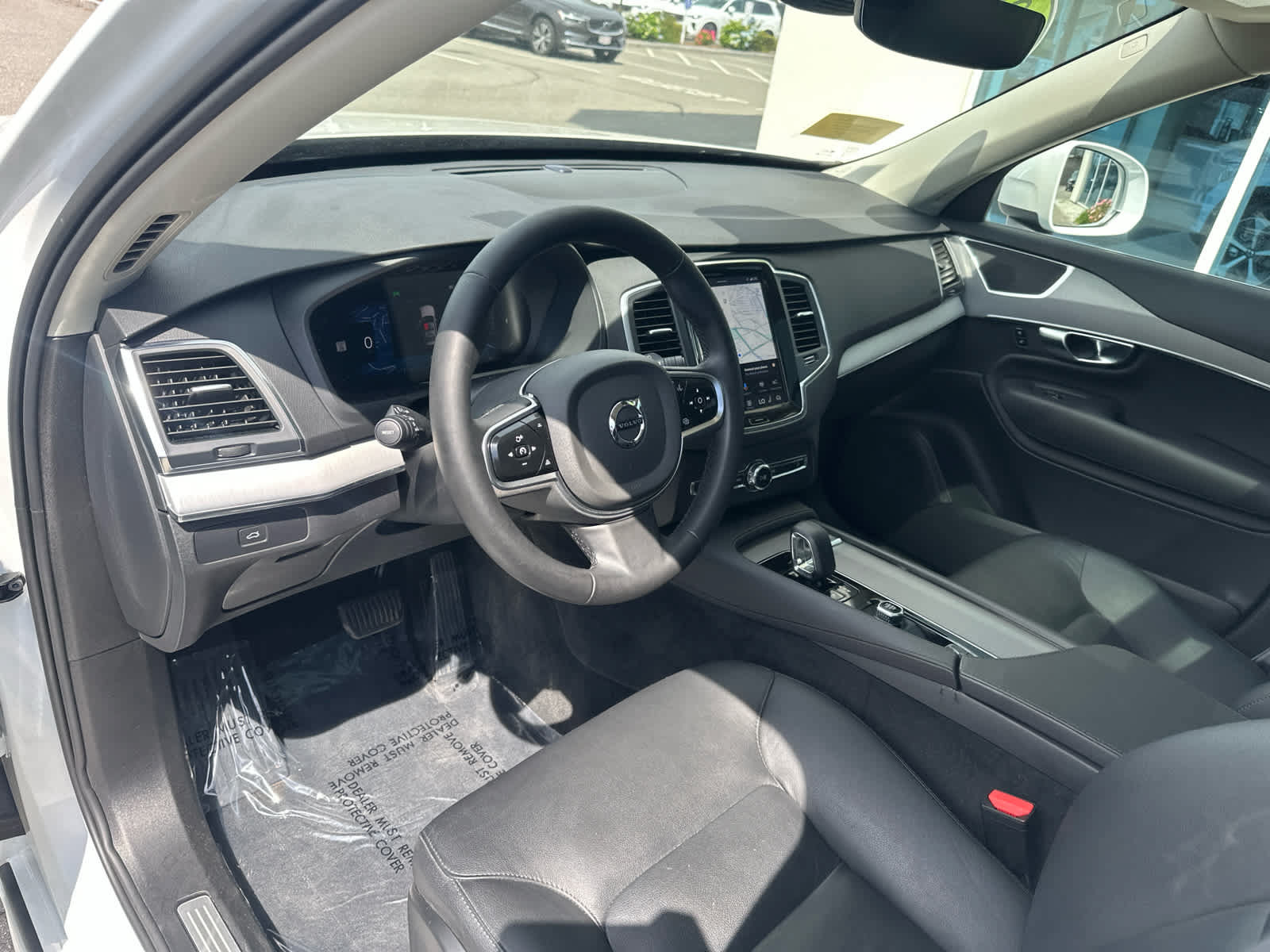 Used 2025 Volvo XC90 B5 Core w/ Protection Package Premier AWD/4WD image 12