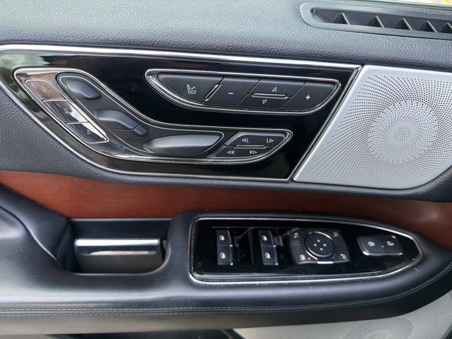 Used 2020 Lincoln Navigator Reserve w/ Equipment Group 208A Reserve AWD/4WD image 12