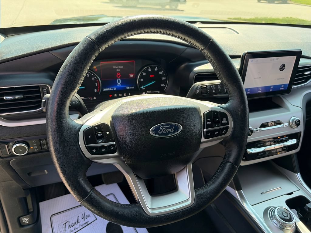 Used 2023 Ford Explorer XLT w/ Equipment Group 202A AWD/4WD image 18